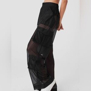 ALO Yoga sheer Effusion cargo wide leg trouser XS